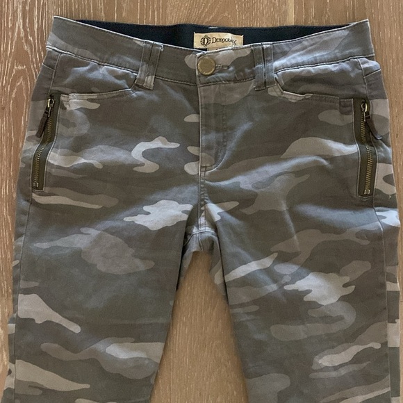 DEMOCRACY Camo Pants Womens 10 'Ab Technology' Stretchy Skinny zip pockets front - Picture 3 of 12